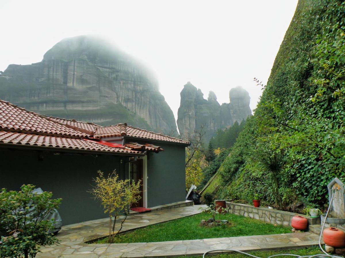 カランバカElenas Meteora Balconyアパートメント エクステリア 写真